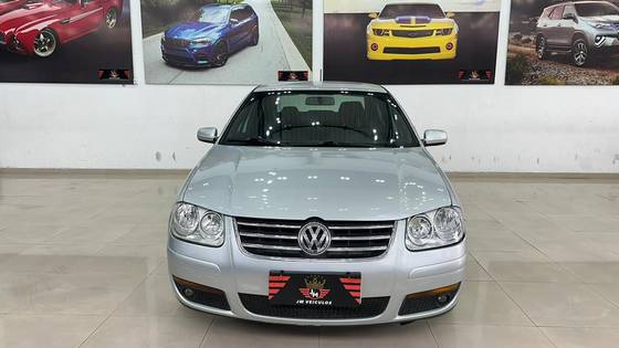 VOLKSWAGEN BORA 2.0 MI 8V GASOLINA 4P TIPTRONIC